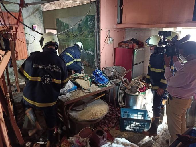 gas cylinder leaked in wedding event, all gathered together; 16 injured in blast | लग्नावेळी गॅस लीक झाल्याचे कळले, सारे तिकडे धावले; तिथेच घात झाला gas cylinder leaked in wedding event, all gathered together; 16 injured in blast | लग्नावेळी गॅस लीक झाल्याचे कळले, सारे तिकडे धावले; तिथेच घात झाला