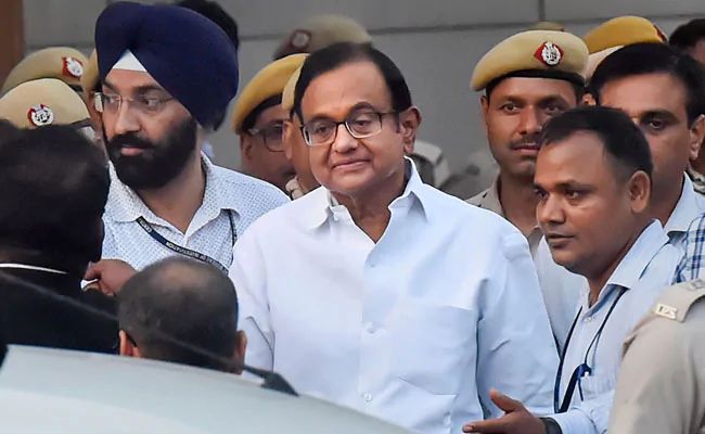 P. Chidambaram will be sent to jail for another four days | पी. चिदम्बरम यांची आणखी चार दिवस कोठडीत रवानगी