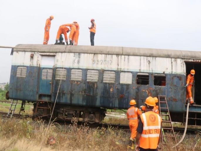 'Artificial' accident in kalyan, conducting joint exercises, what is the case ?; Find out | कल्याणात 'कृत्रिम' अपघात, संयुक्त कवायती आयोजित, काय आहे प्रकरण?; जाणून घ्या 'Artificial' accident in kalyan, conducting joint exercises, what is the case ?; Find out | कल्याणात 'कृत्रिम' अपघात, संयुक्त कवायती आयोजित, काय आहे प्रकरण?; जाणून घ्या