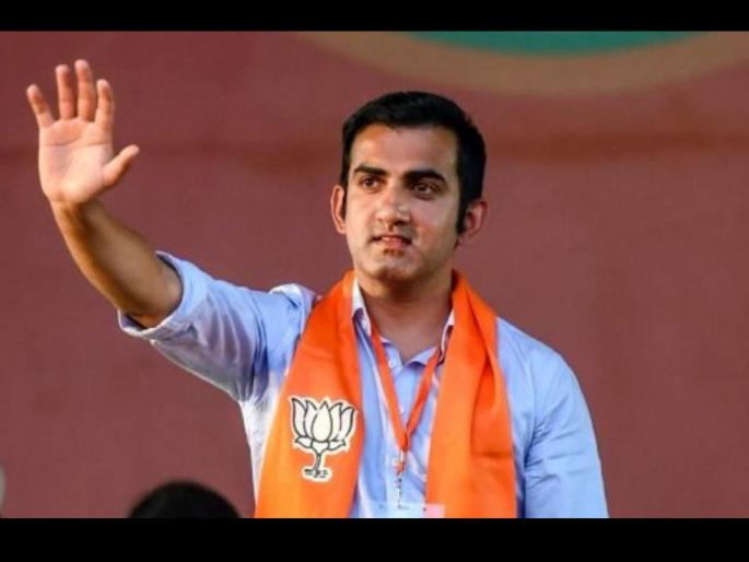 Corona Virus : Gautam Gambhir offers Rs 50 lakh more from MPLAD fund to Delhi govt for procurement of equipment for medical staff svg | Corona Virus : गौतम गंभीरची दिल्ली सरकारला आणखी 50 लाखांची मदत; मुख्यमंत्र्यांवर टीका