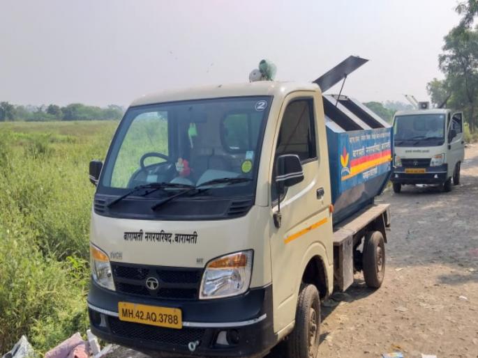‘RTO’ action Baramati Municipal Council; Action on vehicle who break the rules | ‘आरटीओ’चा बारामती नगरपरिषदेला 'दणका'; नियमांचे उल्लंघन करणाऱ्या घंटागाड्यांवर कारवाई ‘RTO’ action Baramati Municipal Council; Action on vehicle who break the rules | ‘आरटीओ’चा बारामती नगरपरिषदेला 'दणका'; नियमांचे उल्लंघन करणाऱ्या घंटागाड्यांवर कारवाई