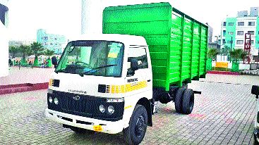 Special bell cart to pick branches, leaves | फांद्या, पाला पाचोळा उचलण्यासाठी विशेष घंटागाडी Special bell cart to pick branches, leaves | फांद्या, पाला पाचोळा उचलण्यासाठी विशेष घंटागाडी