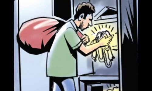 robbery at chikhli | घरफोडी करून पाऊण लाखांचा ऐवज लंपास ; चिखली येथील घटना robbery at chikhli | घरफोडी करून पाऊण लाखांचा ऐवज लंपास ; चिखली येथील घटना