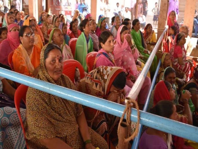 Anand Gaganat Maveena enjoys the house of the claim | हक्काच्या घराचा आनंद गगनात मावेना Anand Gaganat Maveena enjoys the house of the claim | हक्काच्या घराचा आनंद गगनात मावेना