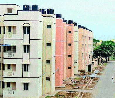 Free encampment to encroachers | अतिक्रमणधारकास मोफत सदनिका Free encampment to encroachers | अतिक्रमणधारकास मोफत सदनिका