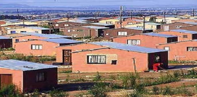 Adiwasi bakkulas in Bodwad taluka waiting | बोदवड तालुक्यातील आदिवासी घरकुलांच्या प्रतीक्षेतच