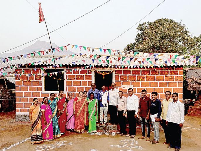 Reception of beneficiaries of Housing Scheme | घरकूल योजनेतील लाभार्थ्यांचा सत्कार