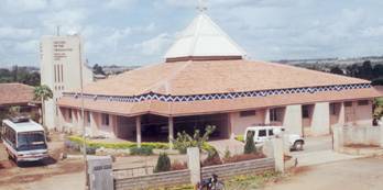 Nasima Hurjuk's explanation is that the helpers' organization resigned due to the controversy | कोंडी केल्यामुळेच हेल्पर्स संस्थेचा दिला राजीनामा : नसिमा हुरजूक यांचे स्पष्टीकरण