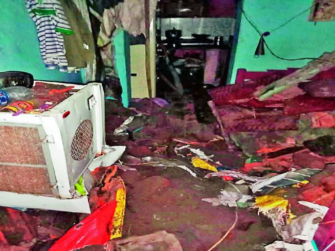 heavy rains in nagpur; One person died after a dilapidated house collapsed in Babulkheda | मुसळधार पावसाने नागपुरात दाणादाण; बाभूळखेड्यात जीर्ण घर कोसळून एकाचा मृत्यू heavy rains in nagpur; One person died after a dilapidated house collapsed in Babulkheda | मुसळधार पावसाने नागपुरात दाणादाण; बाभूळखेड्यात जीर्ण घर कोसळून एकाचा मृत्यू