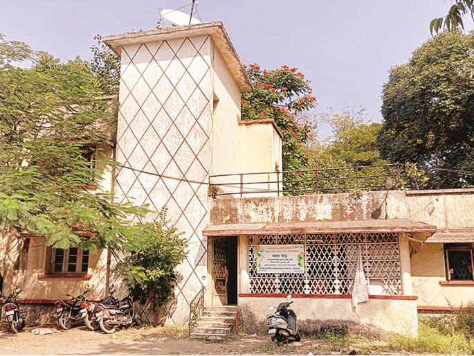 Dean's bungalow at Aurangabad Ghati Hospital to open after 15 years; The decision of the Dean to stay their | घाटी रुग्णालयातील डीन बंगल्याचे दार १५ वर्षांनंतर उघडणार; अधिष्ठातांचा राहण्याचा निर्णय Dean's bungalow at Aurangabad Ghati Hospital to open after 15 years; The decision of the Dean to stay their | घाटी रुग्णालयातील डीन बंगल्याचे दार १५ वर्षांनंतर उघडणार; अधिष्ठातांचा राहण्याचा निर्णय