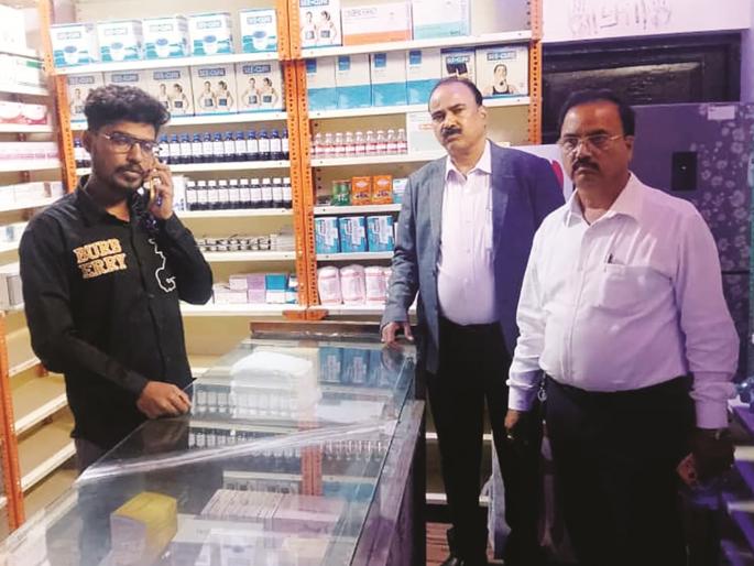 Illegal medicine shop opened in Ghati Hospital; Action taken by the owners, case to be registered | हद्द झाली! घाटी रुग्णालयात उघडले अवैध औषधी दुकान; अधिष्ठातांची कारवाई, गुन्हा दाखल होणार Illegal medicine shop opened in Ghati Hospital; Action taken by the owners, case to be registered | हद्द झाली! घाटी रुग्णालयात उघडले अवैध औषधी दुकान; अधिष्ठातांची कारवाई, गुन्हा दाखल होणार