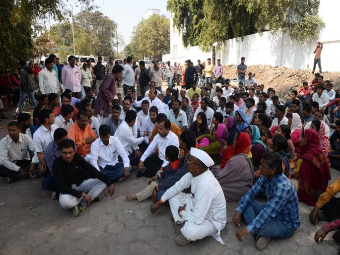 after 36 hours Yogesh's death body still in goverment hospital ghati | कारागृहातील मारहाणीत मृत्यू झालेल्या योगेशचा मृतदेह ३६ तासानंतरही घाटीतील शवागृहात पडून after 36 hours Yogesh's death body still in goverment hospital ghati | कारागृहातील मारहाणीत मृत्यू झालेल्या योगेशचा मृतदेह ३६ तासानंतरही घाटीतील शवागृहात पडून