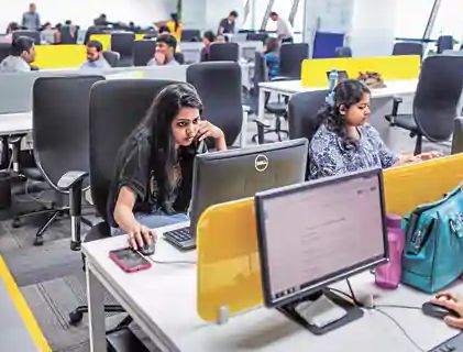 CoronaVirus IT Employees tension due to forced leave | CoronaVirus सक्तीच्या रजेमुळे आयटीयन्स टेन्शनमध्ये; नोकरी जाण्याची शक्यता CoronaVirus IT Employees tension due to forced leave | CoronaVirus सक्तीच्या रजेमुळे आयटीयन्स टेन्शनमध्ये; नोकरी जाण्याची शक्यता