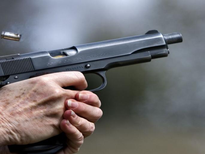 Firing on Digipinagar; Criminal wounded in inn | डिजीपीनगरला गोळीबार; सराईत गुन्हेगार जखमी Firing on Digipinagar; Criminal wounded in inn | डिजीपीनगरला गोळीबार; सराईत गुन्हेगार जखमी