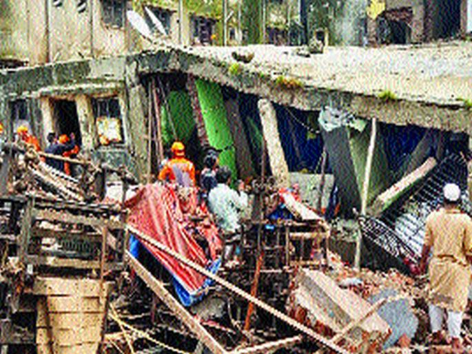 Crime against developer in Bhiwandi accident case | भिवंडी दुर्घटनेप्रकरणी विकासकावर गुन्हा Crime against developer in Bhiwandi accident case | भिवंडी दुर्घटनेप्रकरणी विकासकावर गुन्हा