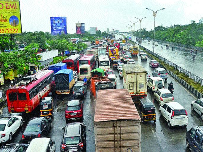 Crowd of vehicles at Kalamboli Circle | कळंबोली सर्कलवर वाहनांची गर्दी Crowd of vehicles at Kalamboli Circle | कळंबोली सर्कलवर वाहनांची गर्दी