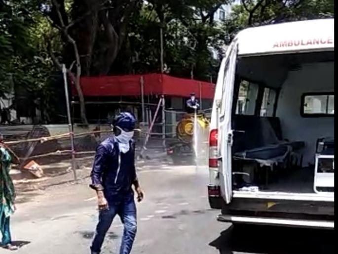 CoronaVirus in Marathi News corona positive patient ran away; CBD police caught hrb | CoronaVirus खळबळजनक! क्वारंटाईन वाढल्याने संतापला; कोरोना पॉझिटिव्ह रुग्ण पळाला CoronaVirus in Marathi News corona positive patient ran away; CBD police caught hrb | CoronaVirus खळबळजनक! क्वारंटाईन वाढल्याने संतापला; कोरोना पॉझिटिव्ह रुग्ण पळाला
