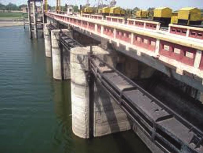 20% less water storage in Kukdi project this year; Sina Dam is 88 percent full | कुकडी प्रकल्पात यंदा २० टक्के पाणीसाठा कमी; सीना धरण ८८ टक्के भरले 20% less water storage in Kukdi project this year; Sina Dam is 88 percent full | कुकडी प्रकल्पात यंदा २० टक्के पाणीसाठा कमी; सीना धरण ८८ टक्के भरले