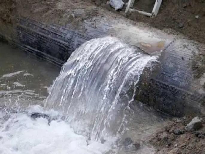 Ghogaon Yojana water channel burst causing water to stagnate | Sangli: घोगाव योजनेची जलवाहिनी फुटल्याने पाण्याचा ठणठणाट Ghogaon Yojana water channel burst causing water to stagnate | Sangli: घोगाव योजनेची जलवाहिनी फुटल्याने पाण्याचा ठणठणाट