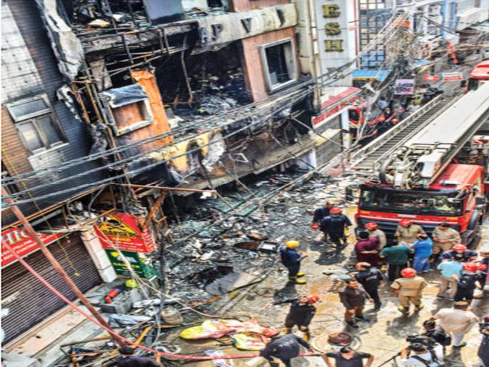 Nine members of a family die in fire at building in Delhi; grandmother, three minors among the dead | दिल्लीतील इमारतीत लागलेल्या आगीत एकाच कुटुंबातील नऊ जणांचा मृत्यू; आजीसह तीन अल्पवयीन नातींचा मृतांमध्ये समावेश Nine members of a family die in fire at building in Delhi; grandmother, three minors among the dead | दिल्लीतील इमारतीत लागलेल्या आगीत एकाच कुटुंबातील नऊ जणांचा मृत्यू; आजीसह तीन अल्पवयीन नातींचा मृतांमध्ये समावेश