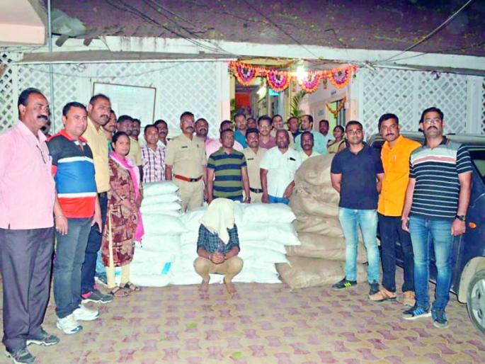 Seven and a million pieces of money seized in Bhusaval | भुसावळात साडेतीन लाखांचा गुटका जप्त Seven and a million pieces of money seized in Bhusaval | भुसावळात साडेतीन लाखांचा गुटका जप्त