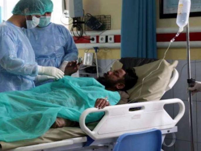 Escape of a corona positive patient from the district hospital | ठाण्यात खळबळ; जिल्हा रुग्णालयातून कोरोनाबाधित रुग्णाचे पलायन Escape of a corona positive patient from the district hospital | ठाण्यात खळबळ; जिल्हा रुग्णालयातून कोरोनाबाधित रुग्णाचे पलायन