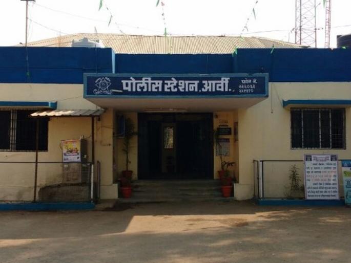 A case has been registered against the accused in Wardha for sexually abusing a minor girl. | फिनेल प्यायल्याने मुलीला घरच्यांनी रुग्णालयात नेले; डॉक्टर म्हणे ही गर्भवती, वर्ध्यातील घटना A case has been registered against the accused in Wardha for sexually abusing a minor girl. | फिनेल प्यायल्याने मुलीला घरच्यांनी रुग्णालयात नेले; डॉक्टर म्हणे ही गर्भवती, वर्ध्यातील घटना