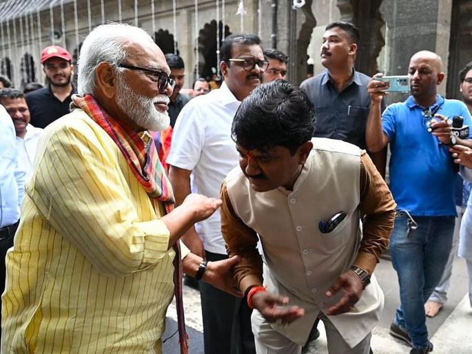 Nashik Constituency - Chhagan Bhujbal withdraws from election, Hemant Godse likely to get Shiv Sena nomination | नाशिकमध्ये शिंदेंच्या शिवसेनेचा मार्ग सुकर; भुजबळांच्या निर्णयाचं गोडसेंकडून स्वागत Nashik Constituency - Chhagan Bhujbal withdraws from election, Hemant Godse likely to get Shiv Sena nomination | नाशिकमध्ये शिंदेंच्या शिवसेनेचा मार्ग सुकर; भुजबळांच्या निर्णयाचं गोडसेंकडून स्वागत