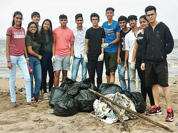 Cleanliness campaign at Girgaon Chowpatty | गिरगाव चौपाटीवर स्वच्छता मोहीम Cleanliness campaign at Girgaon Chowpatty | गिरगाव चौपाटीवर स्वच्छता मोहीम