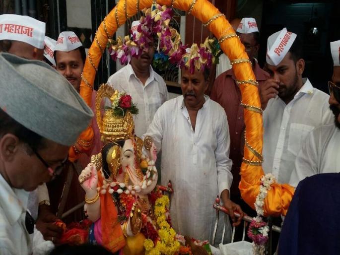 Come on next year! The enthusiasm of Ganpati immersion across the state | पुढच्या वर्षी लवकर या ! राज्यभरात गणपती विसर्जनाचा उत्साह Come on next year! The enthusiasm of Ganpati immersion across the state | पुढच्या वर्षी लवकर या ! राज्यभरात गणपती विसर्जनाचा उत्साह