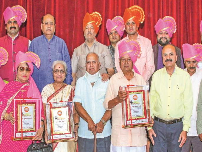 need payment to senior actors : Leela Gandhi; The 16 MM Film Festival concludes | ज्येष्ठ कलावंतांना मानधन द्यावे : लीला गांधी : १६ एमएम चित्रपट महोत्सवाचा समारोप  need payment to senior actors : Leela Gandhi; The 16 MM Film Festival concludes | ज्येष्ठ कलावंतांना मानधन द्यावे : लीला गांधी : १६ एमएम चित्रपट महोत्सवाचा समारोप