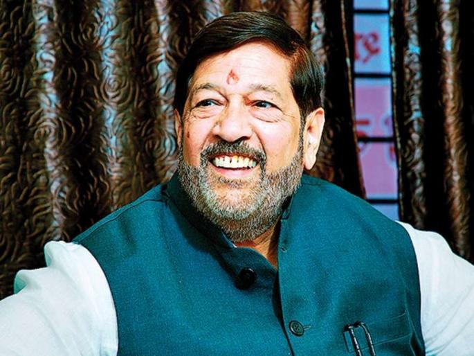 bjp mp girish bapat comment on jayant patil desire to becoming chief minister | "मला तर देवेंद्र फडणवीसच मुख्यमंत्री व्हावेत असे वाटते"; गिरीश बापटांचा टोला