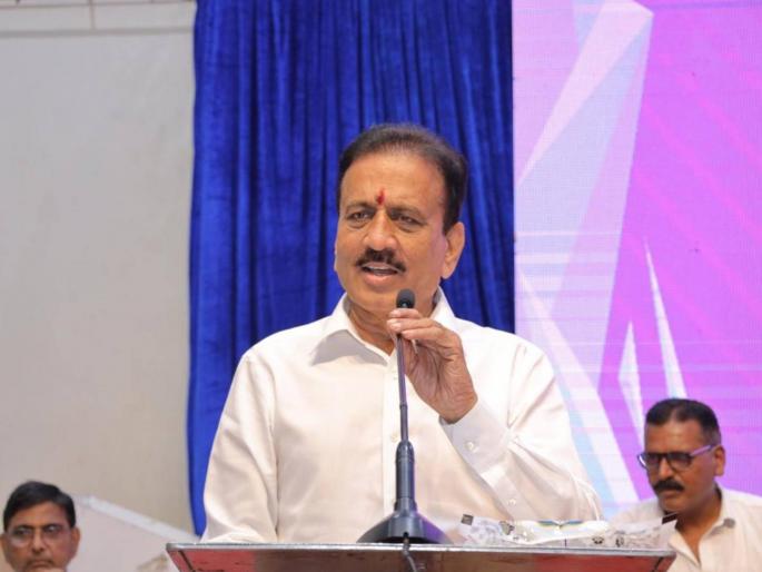 Girish Mahajan will acquire permanent site for Sadhugram; Aniket Shastri, Sudhir Das stay away from meeting | साधुग्रामसाठी कायमस्वरूपी जागा संपादित करणार गिरीष महाजन; अनिकेतशास्त्री, सुधीरदास बैठकीपासून दूर Girish Mahajan will acquire permanent site for Sadhugram; Aniket Shastri, Sudhir Das stay away from meeting | साधुग्रामसाठी कायमस्वरूपी जागा संपादित करणार गिरीष महाजन; अनिकेतशास्त्री, सुधीरदास बैठकीपासून दूर