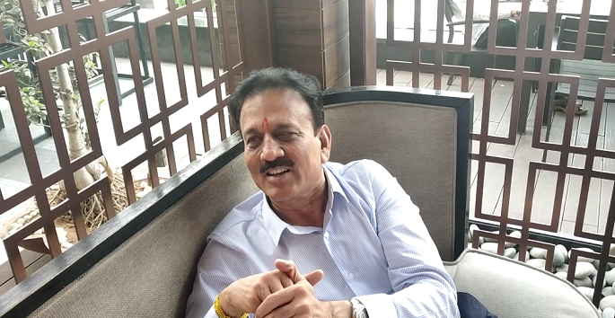 Consider four places of your own, instead of measuring the chairs: Girish Mahajan | Lok Sabha Election 2019 : खुर्च्या मोजण्यापेक्षा स्वत:च्या चार जागांवर लक्ष द्यावे : गिरीष महाजन Consider four places of your own, instead of measuring the chairs: Girish Mahajan | Lok Sabha Election 2019 : खुर्च्या मोजण्यापेक्षा स्वत:च्या चार जागांवर लक्ष द्यावे : गिरीष महाजन