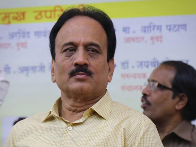 Although he does not hold the post of Guardian Minister of Nashik, Girish Mahajan has the honor of hoisting the flag. | नाशिकचे पालकमंत्रीपद नसले तरी गिरीश महाजन यांनाच ध्वजारोहणाचा मान Although he does not hold the post of Guardian Minister of Nashik, Girish Mahajan has the honor of hoisting the flag. | नाशिकचे पालकमंत्रीपद नसले तरी गिरीश महाजन यांनाच ध्वजारोहणाचा मान