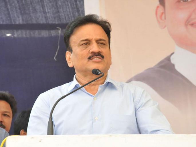 Disruption to the guardianship of the problem solver girish mahajan; internal squabbles continue in Mahayuti | संकटमोचकाच्या पालकत्वावर विघ्न; शिवसेना-राष्ट्रवादीच्या आक्षेपांमुळेच आलेले पद गेले... Disruption to the guardianship of the problem solver girish mahajan; internal squabbles continue in Mahayuti | संकटमोचकाच्या पालकत्वावर विघ्न; शिवसेना-राष्ट्रवादीच्या आक्षेपांमुळेच आलेले पद गेले...