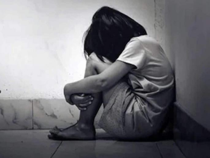 Taking advantage of not having anyone in the house the uncle raped her Punishment of life imprisonment till death | घरात कुणी नसल्याचा फायदा घेत चाचानेच केला बलात्कार; नराधमाला मरेपर्यंत जन्मठेपेची शिक्षा Taking advantage of not having anyone in the house the uncle raped her Punishment of life imprisonment till death | घरात कुणी नसल्याचा फायदा घेत चाचानेच केला बलात्कार; नराधमाला मरेपर्यंत जन्मठेपेची शिक्षा