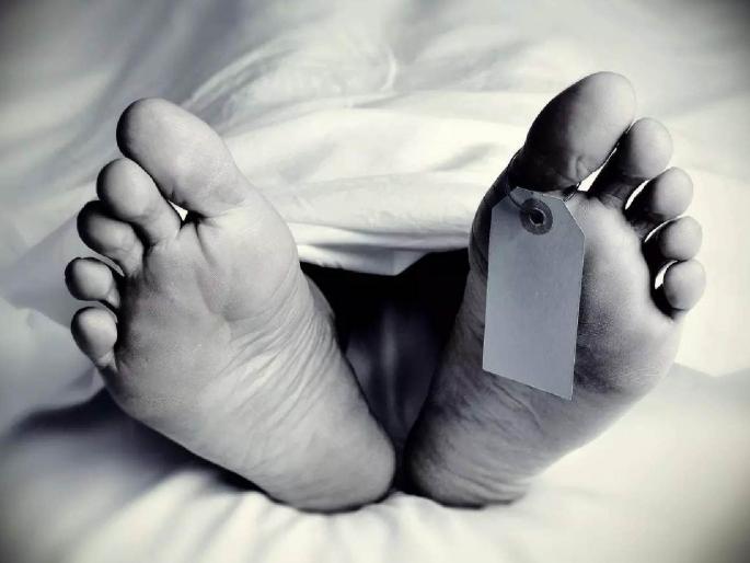 a girl commitsends her life by hanging herself after a minor quarrel with her mother | आईशी किरकोळ भांडण झाल्यानं लेकीची गळफास घेऊन आत्महत्या a girl commitsends her life by hanging herself after a minor quarrel with her mother | आईशी किरकोळ भांडण झाल्यानं लेकीची गळफास घेऊन आत्महत्या