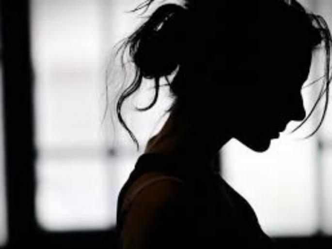 The girl sucessfully searched by police who going assam | त्याने 'तिला' भुलवून थेट आसामला नेलं; पोलिसांनी जंगजंग पछाडून परत आणलं .. The girl sucessfully searched by police who going assam | त्याने 'तिला' भुलवून थेट आसामला नेलं; पोलिसांनी जंगजंग पछाडून परत आणलं ..