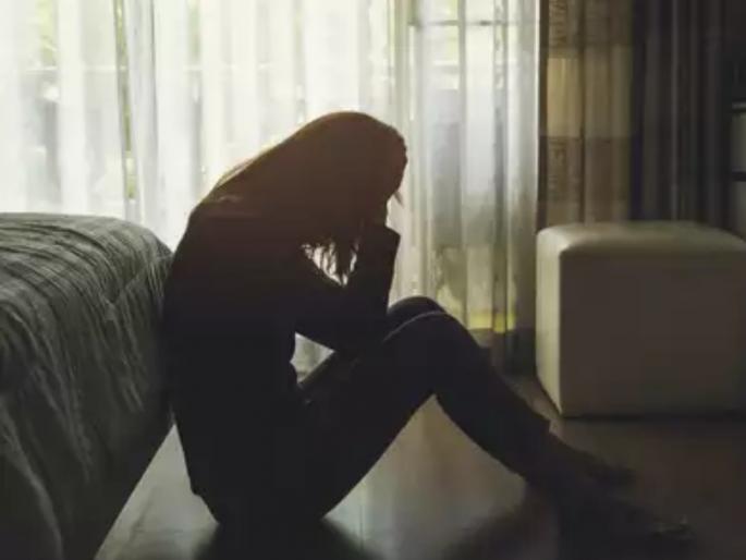 A 14-year-old girl who came with her sister-in-law to work at a beauty parlor was stopped and forced into the prostitute | वहिनीसोबत ब्युटी पार्लरच्या कामासाठी आलेल्या चौदा वर्षीय मुलीला डांबून वाममार्गाला लावले A 14-year-old girl who came with her sister-in-law to work at a beauty parlor was stopped and forced into the prostitute | वहिनीसोबत ब्युटी पार्लरच्या कामासाठी आलेल्या चौदा वर्षीय मुलीला डांबून वाममार्गाला लावले