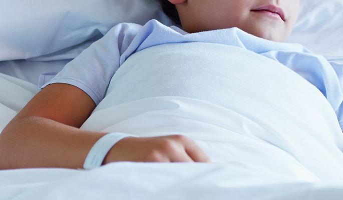 Struggling to survive: Sanika's condition worsens in knife attack | जगण्यासाठी संघर्ष :चाकू हल्ल्यात जखमी झालेल्या सानिकाची प्रकृती गंभीर