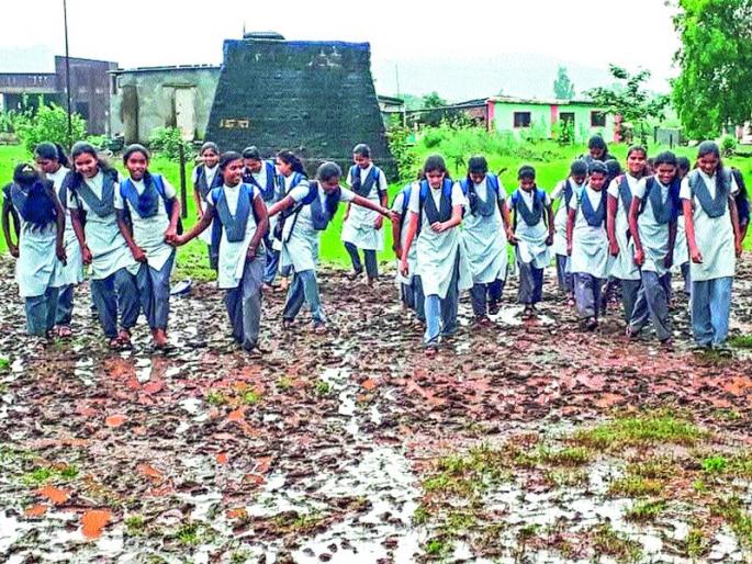  Out of the non-exterior girls in India, 20% still | भारतातील शाळाबाह्य मुलींचे प्रमाण अद्यापही २० टक्के