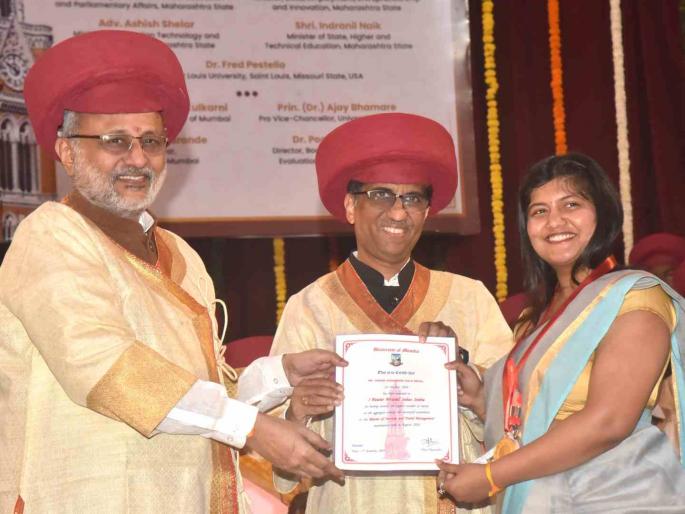 Girls dominate university awards this year too; Governor honours them with awards | विद्यापीठ पारितोषिकांवर यंदाही मुलींचेच वर्चस्व; राज्यपालांच्या हस्ते पारितोषिक देऊन गौरव Girls dominate university awards this year too; Governor honours them with awards | विद्यापीठ पारितोषिकांवर यंदाही मुलींचेच वर्चस्व; राज्यपालांच्या हस्ते पारितोषिक देऊन गौरव