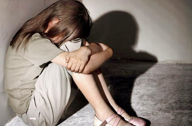 The petition of the girl to be relieved from the remand home | बालगृहातून मुक्त करण्याची त्या मुलीची याचिका