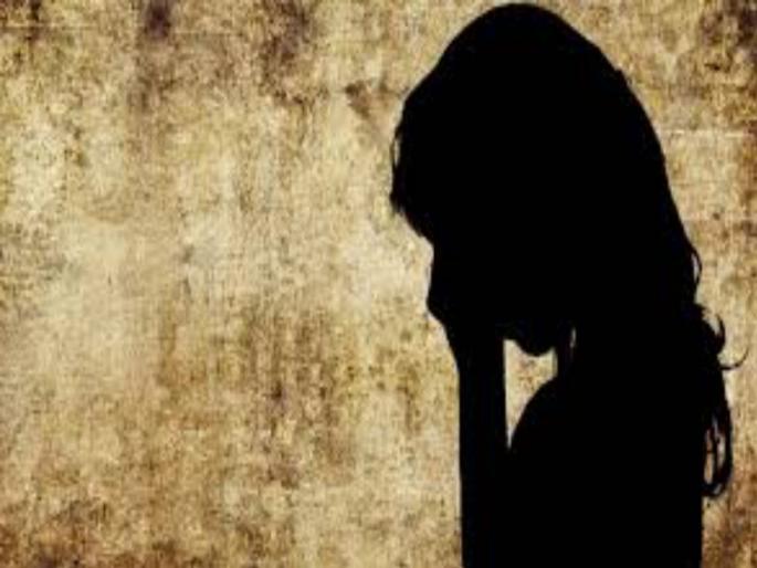 "I love you, I want to marry you," he said | "तू मला आवडतेस, मला तुझ्याशी लग्न करायचंय" असे सांगून तरुणीला दिला त्रास "I love you, I want to marry you," he said | "तू मला आवडतेस, मला तुझ्याशी लग्न करायचंय" असे सांगून तरुणीला दिला त्रास