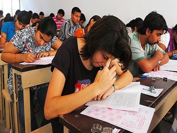 Gujarat news! Girlfriend went to give exams instead of boyfriend | या प्रेमाला काय म्हणावे! बॉयफ्रेंडच्या जागी गर्लफ्रेंड परीक्षा द्यायला गेली, कारण काय तर... Gujarat news! Girlfriend went to give exams instead of boyfriend | या प्रेमाला काय म्हणावे! बॉयफ्रेंडच्या जागी गर्लफ्रेंड परीक्षा द्यायला गेली, कारण काय तर...