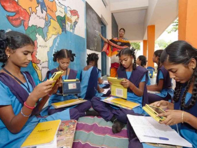 Girls will get free education from this year itself Income limit of 8 lakhs for parents | मुलींना यंदापासूनच मिळेल मोफत शिक्षण; पालकांना आठ लाखांची उत्पन्न मर्यादा Girls will get free education from this year itself Income limit of 8 lakhs for parents | मुलींना यंदापासूनच मिळेल मोफत शिक्षण; पालकांना आठ लाखांची उत्पन्न मर्यादा