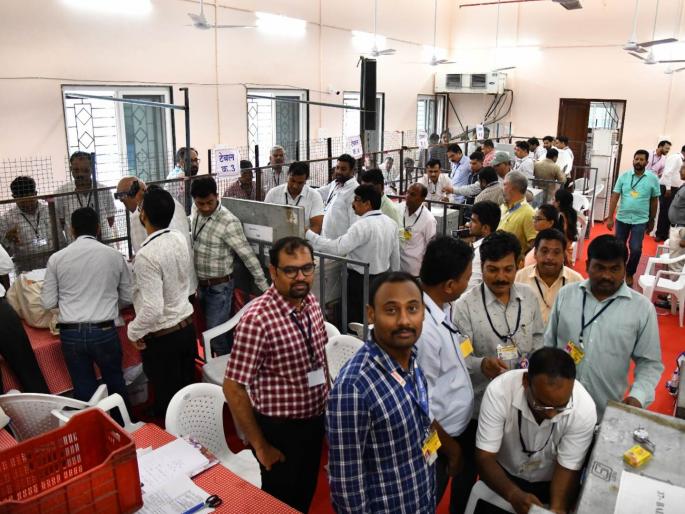 lok sabha election result 2024 counting of votes begins in amravati lok sabha constituency maharashtra live result | अमरावती लोकसभा मतदारसंघात मतमोजणीला सुरुवात; उत्कंठा शिगेला lok sabha election result 2024 counting of votes begins in amravati lok sabha constituency maharashtra live result | अमरावती लोकसभा मतदारसंघात मतमोजणीला सुरुवात; उत्कंठा शिगेला