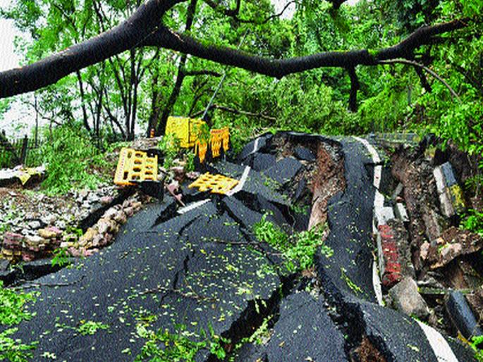 Danger on Malabar Hill persists | मलबार हिलवरील धोका कायम Danger on Malabar Hill persists | मलबार हिलवरील धोका कायम