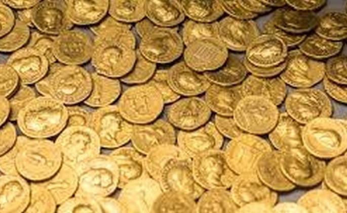 The lure of giving gold coins; cheating by One and a half lakh | सोन्याच्या गिन्न्या देण्याचे आमीष; दीड लाखाचा गंडा
